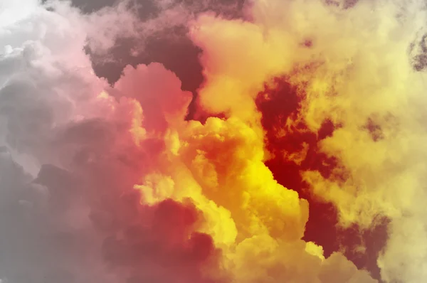 红色天空世界末日，年底的世界概念，全球变暖 — 图库照片