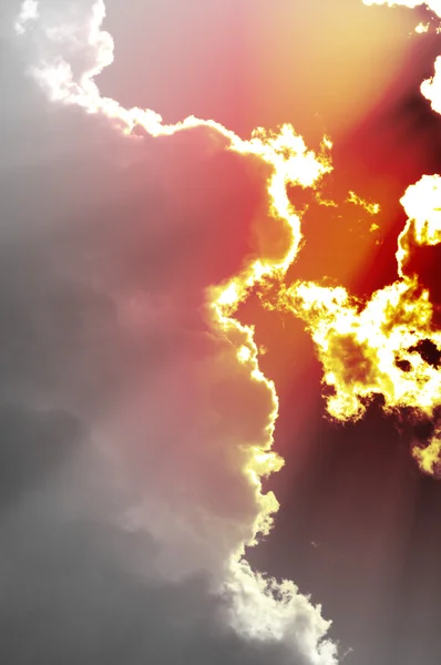 Красное небо апокалиптическое, конец мировой концепции, глобальное потепление — стоковое фото