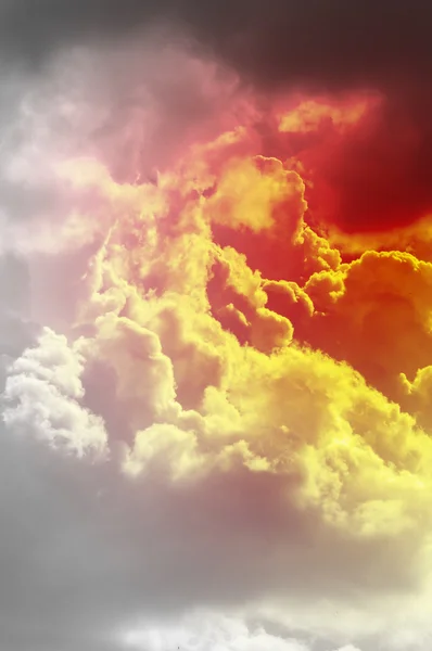 Roter Himmel apokalyptisch, Weltuntergangskonzept, globale Erwärmung — Stockfoto
