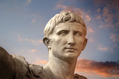 Roma İmparatoru trajano heykeli