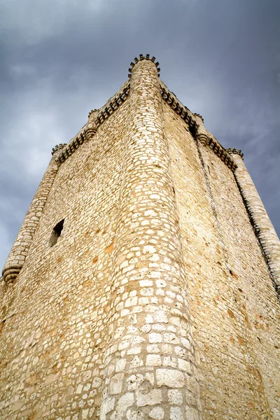 Burg in Spanien, mittelalterliches Gebäude. — Stockfoto