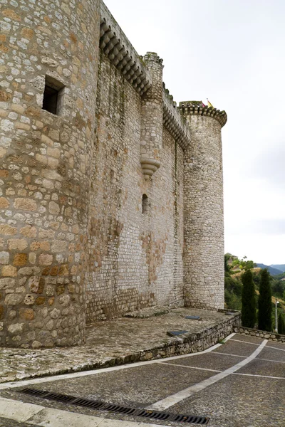 Torija Burg in Spanien, mittelalterliches Gebäude — Stockfoto