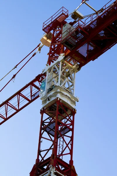 Кран, строительная башня — стоковое фото