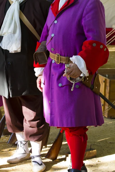 Soldado com mosquetão e casaco durante a recriação do — Fotografia de Stock