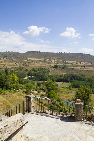 Langs de rivier tajo, met velden weergeven Spanje — Stockfoto