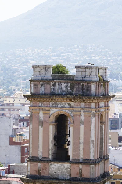 塔和寺钟声在丹尼亚，西班牙 — 图库照片