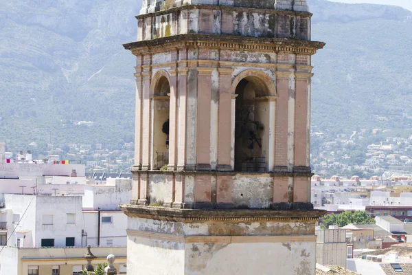 Klocktorn och templet klockor i denia, Spanien — Stockfoto