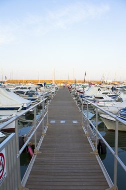 denia, İspanya yakınındaki limanında demirleyen tekneleri