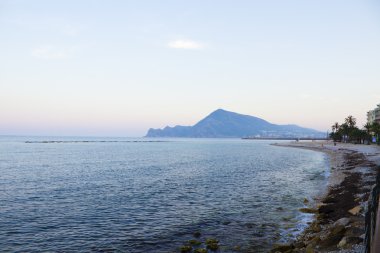 İspanyol Beach'te muhteşem günbatımı, yaz