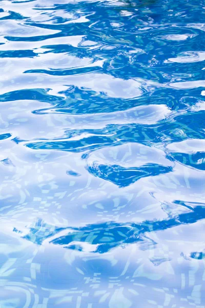 Waves on a surface of water in pool — Stock Photo, Image