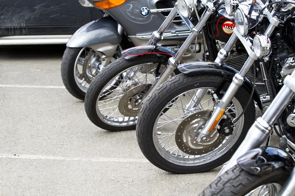 Motorbike's chromed engine. Bikes in a street — Stock Photo, Image