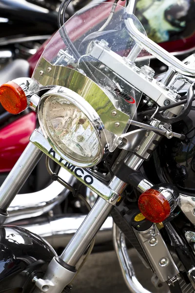 Motorkerékpár krómozott motor. Egy utcai kerékpár — Stock Fotó