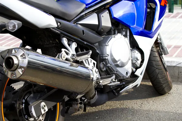 Motorräder verchromt Motor. Fahrräder in einer Straße — Stockfoto