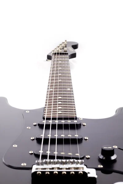 Zwarte elektrische gitaar op witte achtergrond — Stockfoto