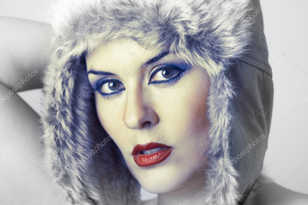 Beautiful Winter Woman Looking — Stock Photo © Outsiderzone 9477434