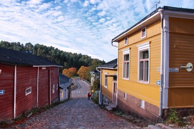 Finlandiya. eski porvoo sokaklarında.