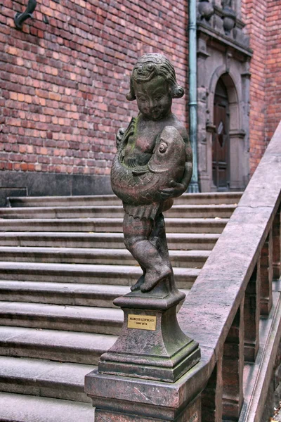 Estocolmo. escultura chaleira — Fotografia de Stock