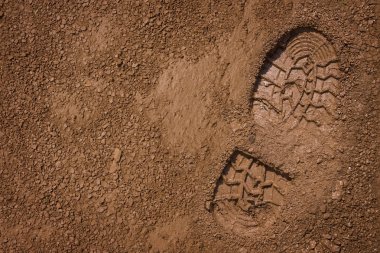 çamur üstünde bootprint