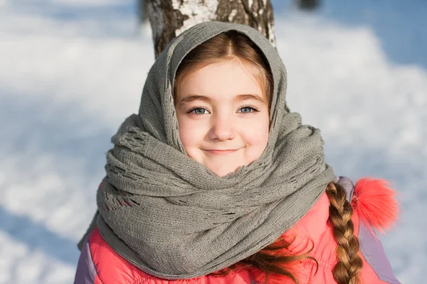 Mooi meisje winter — Stockfoto
