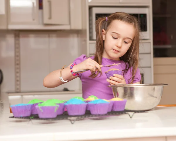 Děti, vaření kuchyňská linka Stock Snímky