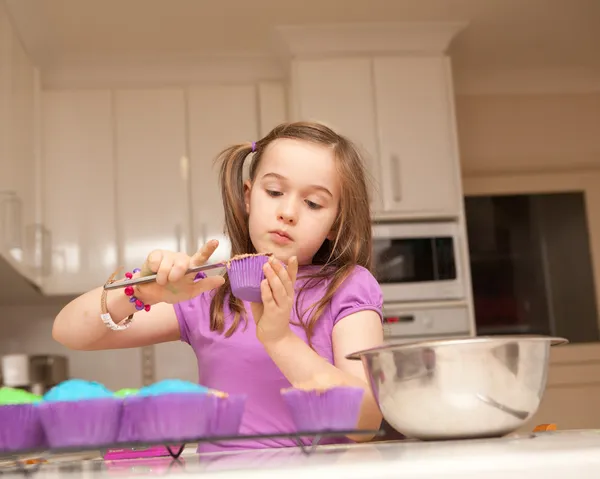 Děti, vaření kuchyňská linka Stock Obrázky