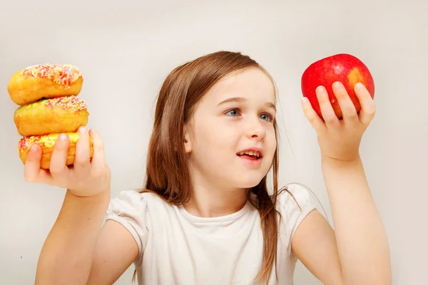 Alimentos saludables o alimentos poco saludables ? — Foto de Stock