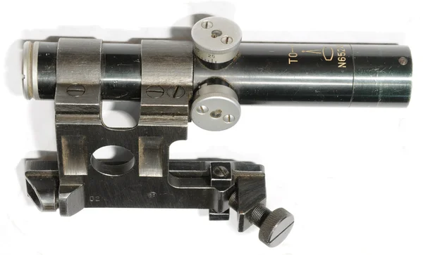 Staré opotřebované sniper rozsah čeká na svou zbraň — Stock fotografie
