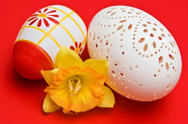 Decoración de Pascua con huevo perforado —  Fotos de Stock