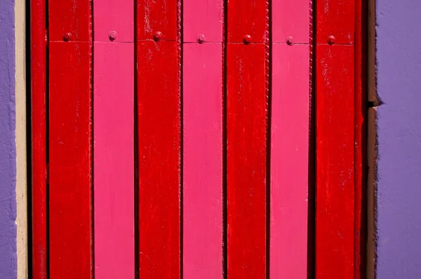 Detalle de una colorida puerta en Nicaragua — Foto de Stock