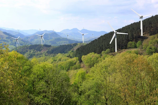 Windmühle in den Bergen — Stockfoto