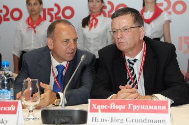 Dmitry Pumpyanskiy and Hans-Jörg Grundmann