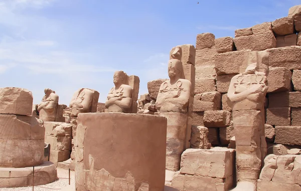 Estátuas no templo (Egito ) — Fotografia de Stock