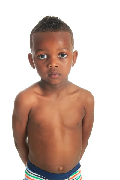 Afro-Amerikaanse kind shirtless zwarte krullend haar geïsoleerd — Stockfoto