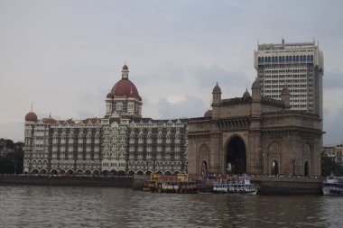 Gateway of India ve taj mahal palace hotel