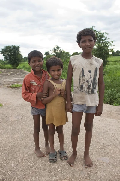 Tanımlanamayan köy çocukları — Stok fotoğraf