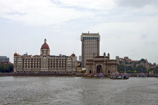 stock image Gateway of India and Taj Mahal Palace hotel