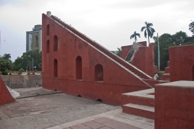 astronomik araç jantar mantar