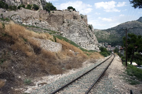 Spoorweg onder fort in amasya — Stockfoto