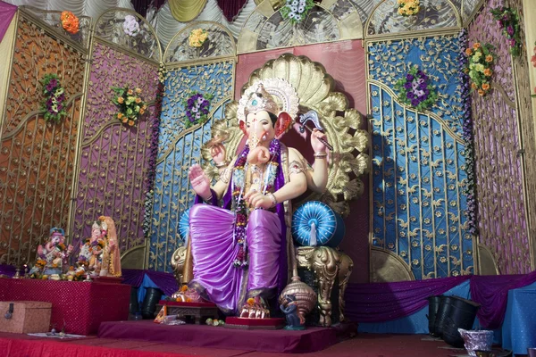Farbenfrohe Statue von Ganesh — Stockfoto