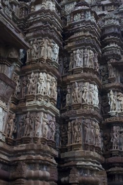 khajuraho Tapınağı üzerine oyma detay