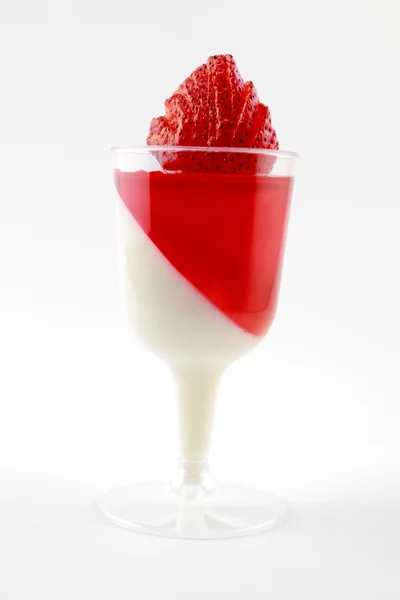 Dessert isolé à la fraise — Photo