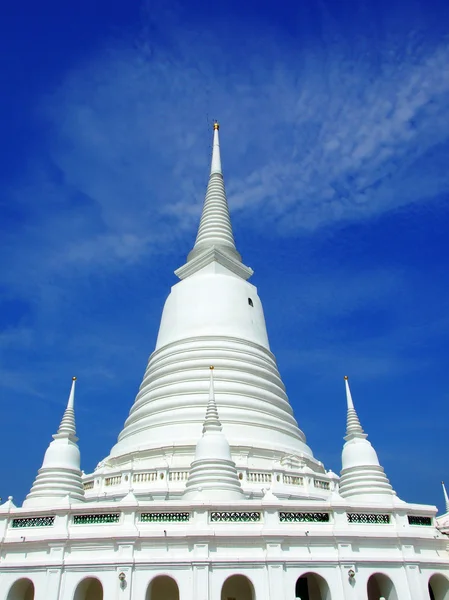 Pagoda de Oro en un templo —  Fotos de Stock