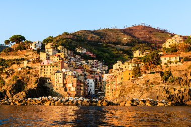 günbatımı köy Riomaggiore içinde cinque terre, İtalya