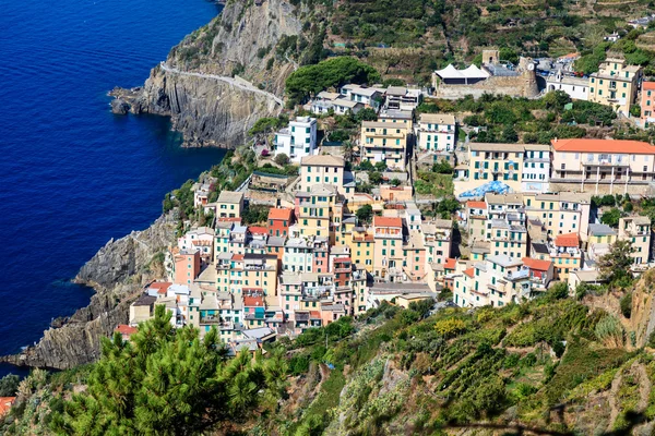 Aldeia tradicional de Riomaggiore em Cinque Terre, Itália — Fotografia de Stock