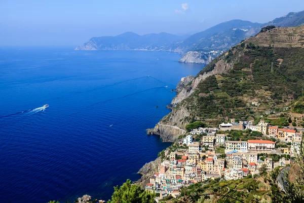 Beautiful View on Village of Riomaggiore and Cinque Terre, Italy — Stock Photo, Image