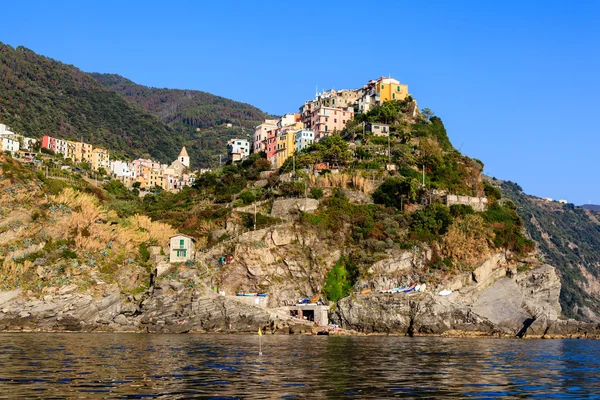 Puesta de sol en el pueblo de Corniglia en Cinque Terre, Italia — Foto de Stock
