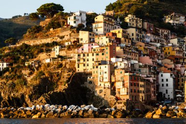 günbatımı köy Riomaggiore içinde cinque terre, İtalya