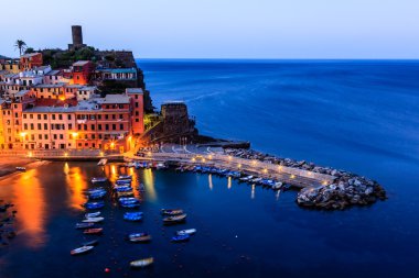 Vernazza sabah, cinque terre ortaçağ köyü