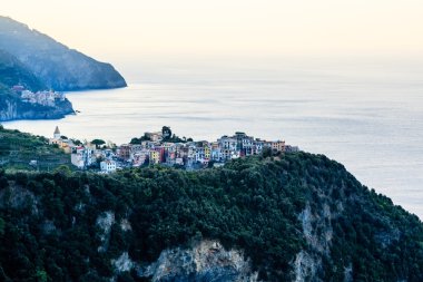 köylerde corniglia ve manarola cinque terre sabah at,