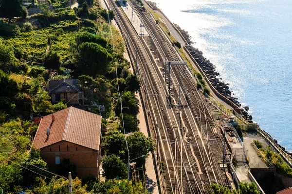 SNCF-station in het dorp van corniglia, cinque terre, Italië — Stockfoto